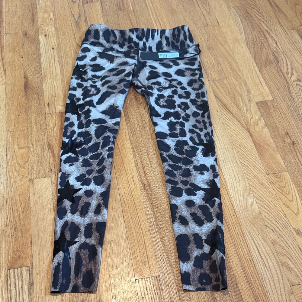 NWT Noli Leopard Print Leggings With Black Stars Womens Large